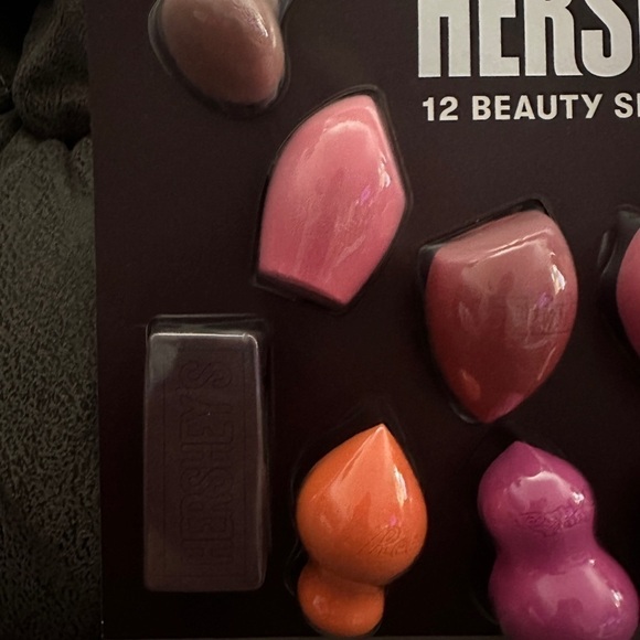 NEW HERSHEY 12 pc Makeup Beauty Blender Sponges - Picture 2 of 4